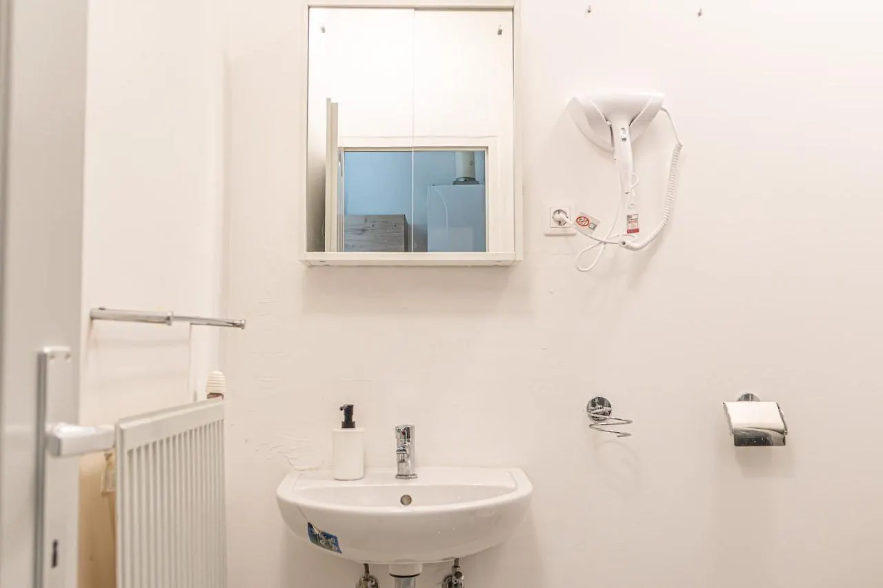 Stunning 2Br Apt Comfortable Design/Great Location Vienna