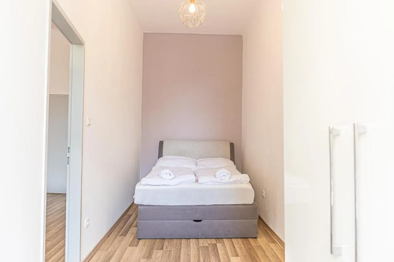 Stunning 2Br Apt Comfortable Design/Great Location Vienna Austria